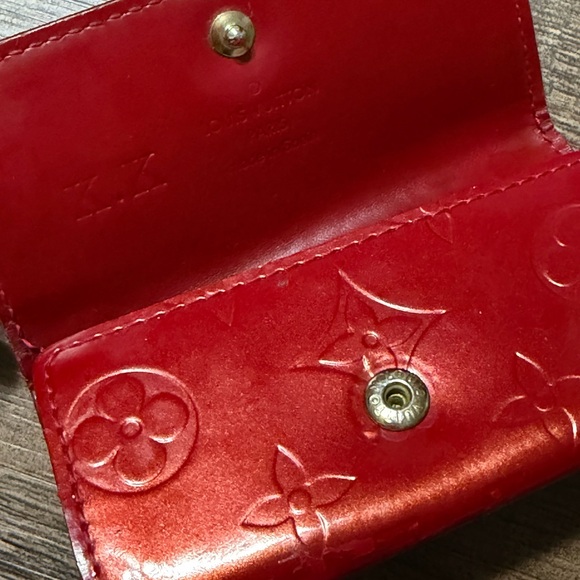 Authentic Louis Vuitton Vernis Red 4 Key Holder LV Monogram Patent Leather M4 - Picture 9 of 14